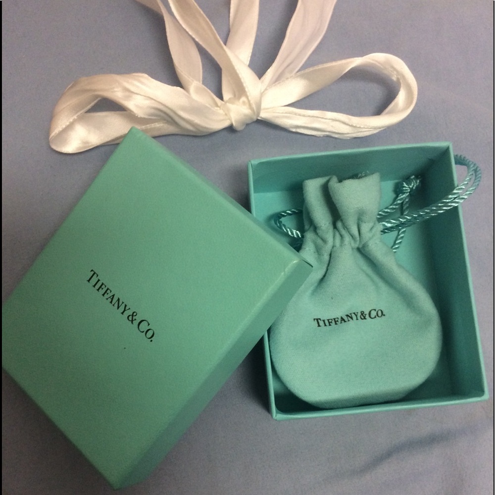 AUTHENTIC TIFFANY &CO BOX and POUCH